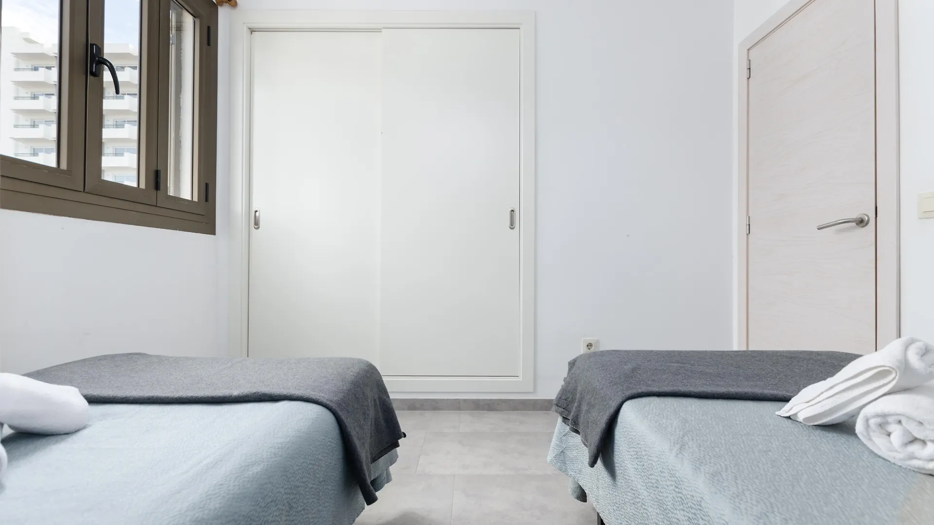 Alcudia Apartments 알쿠디아 항구