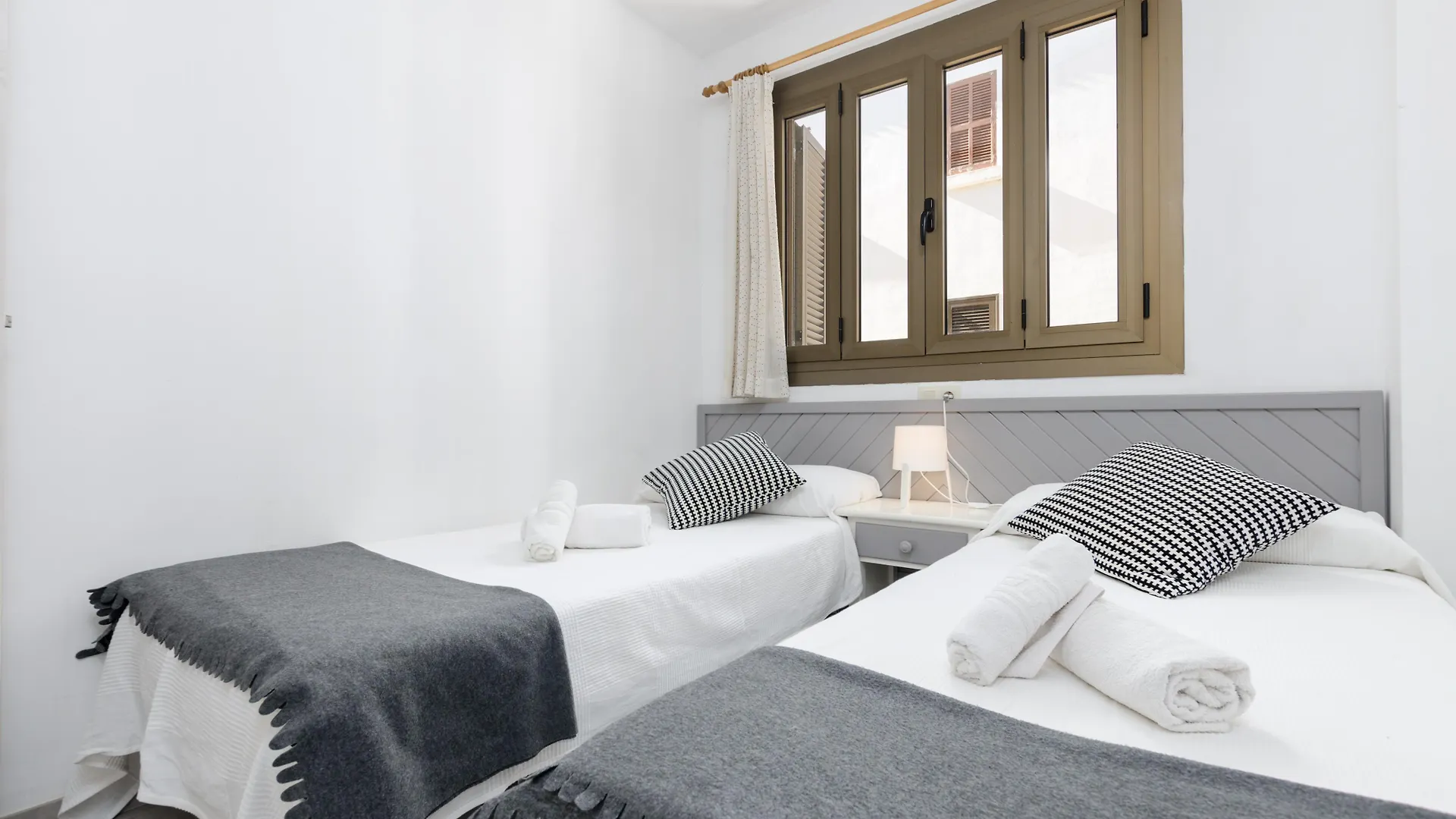 Alcudia Apartments 알쿠디아 항구 스페인