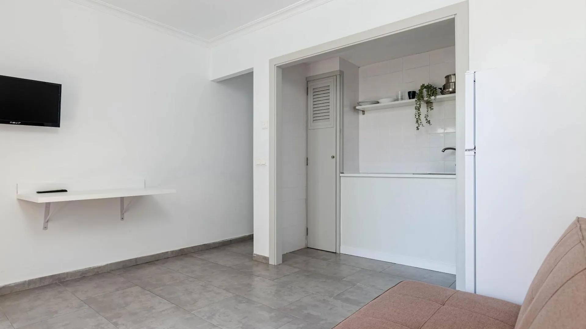 Alcudia Apartments 알쿠디아 항구