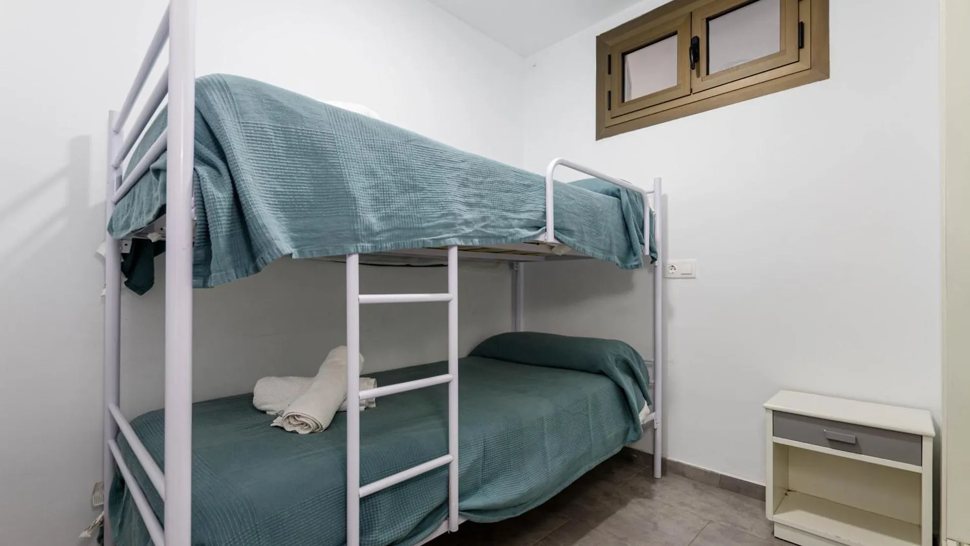 Alcudia Apartments 알쿠디아 항구 0*,