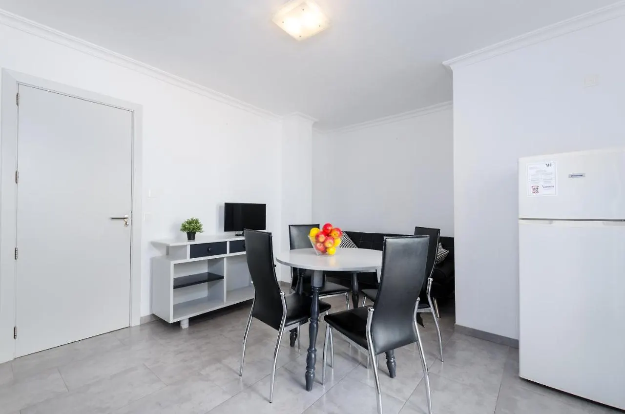 Alcudia Apartments 알쿠디아 항구